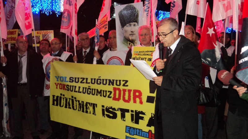 YOLSUZLUK SKANDALINI PROTESTO ETTİK